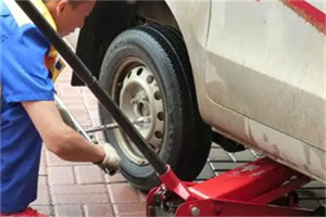 自流井附近拖车24小时服务热线电话