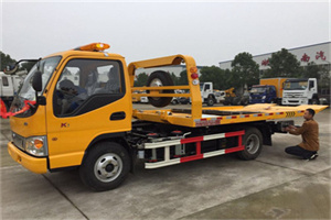 自流井哪里有拖车服务