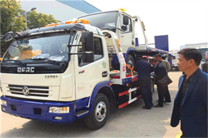 自流井汽车道路救援拖车价格